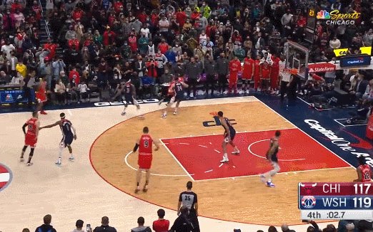 开云登录-见证历史!德罗赞跨年背靠背压哨绝杀 NBA第一人!