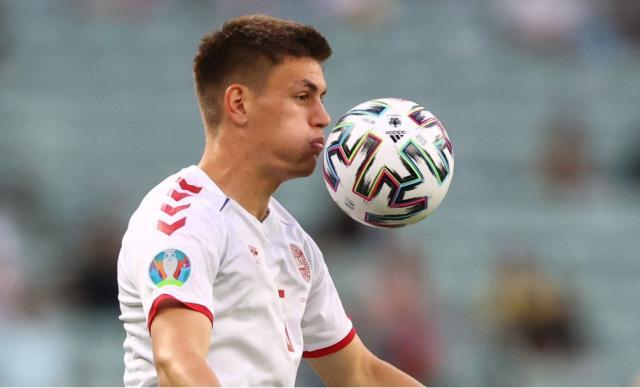 1641092707231002444.jpg 0_Maehle.jpg